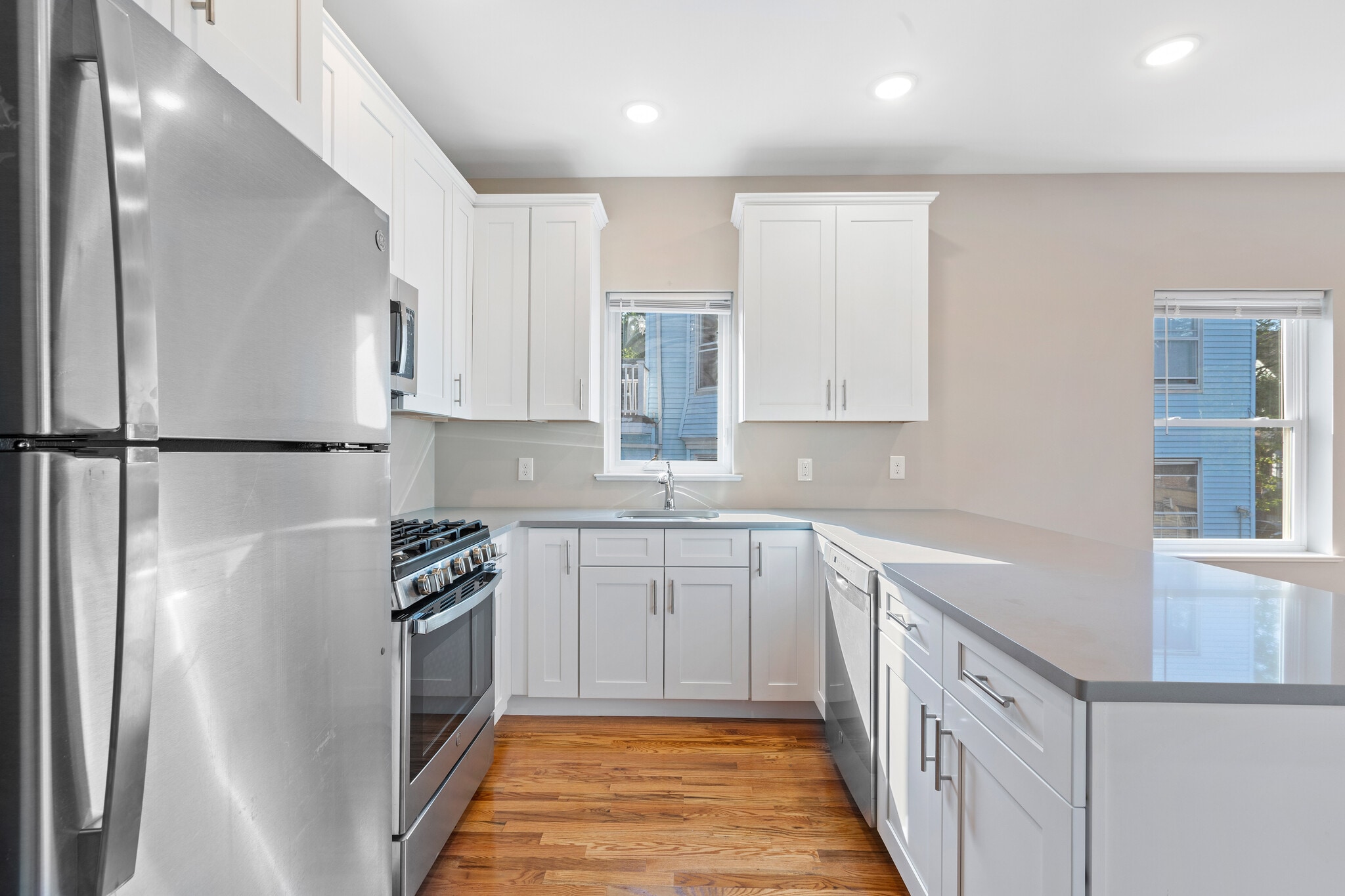 Kitchen - 68 W 52nd St