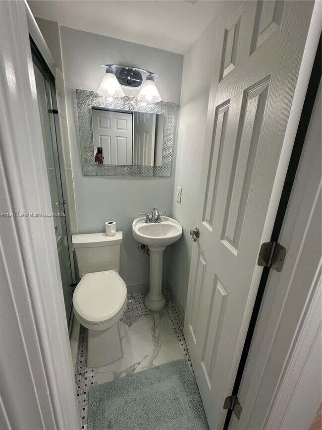 Building Photo - 4027 Swansea Crescent