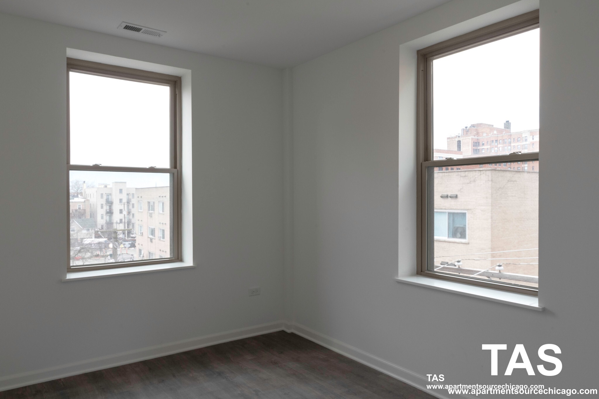 Building Photo - 940 W Winona St