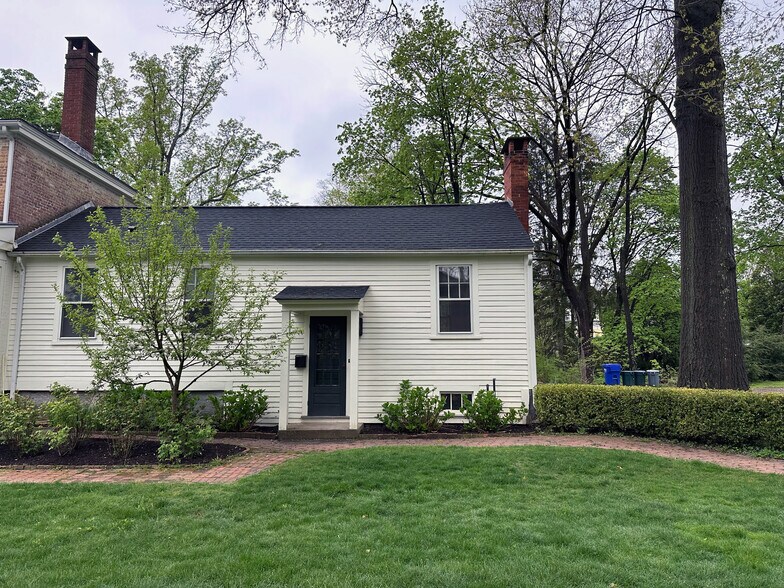 Building Photo - 111 Amity St