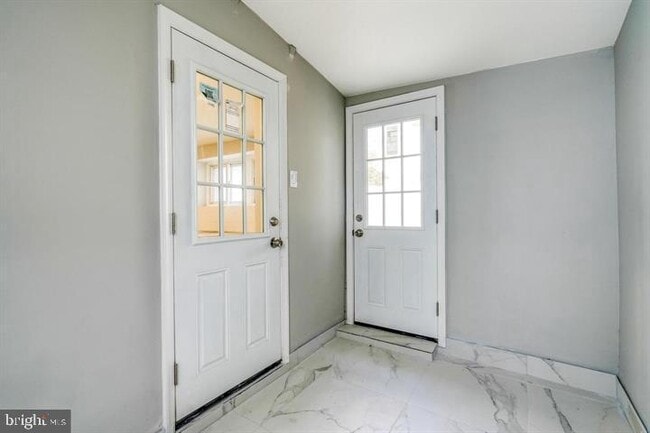 Building Photo - 160 East St