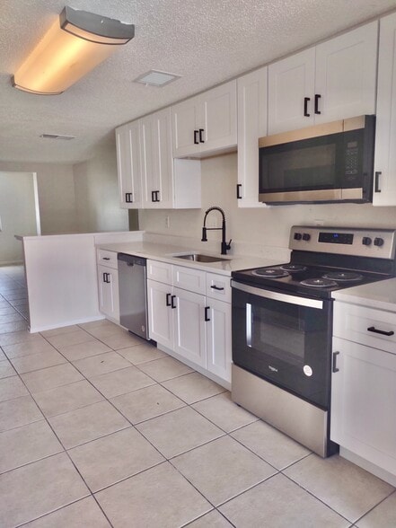 Building Photo - 4109 79th St W