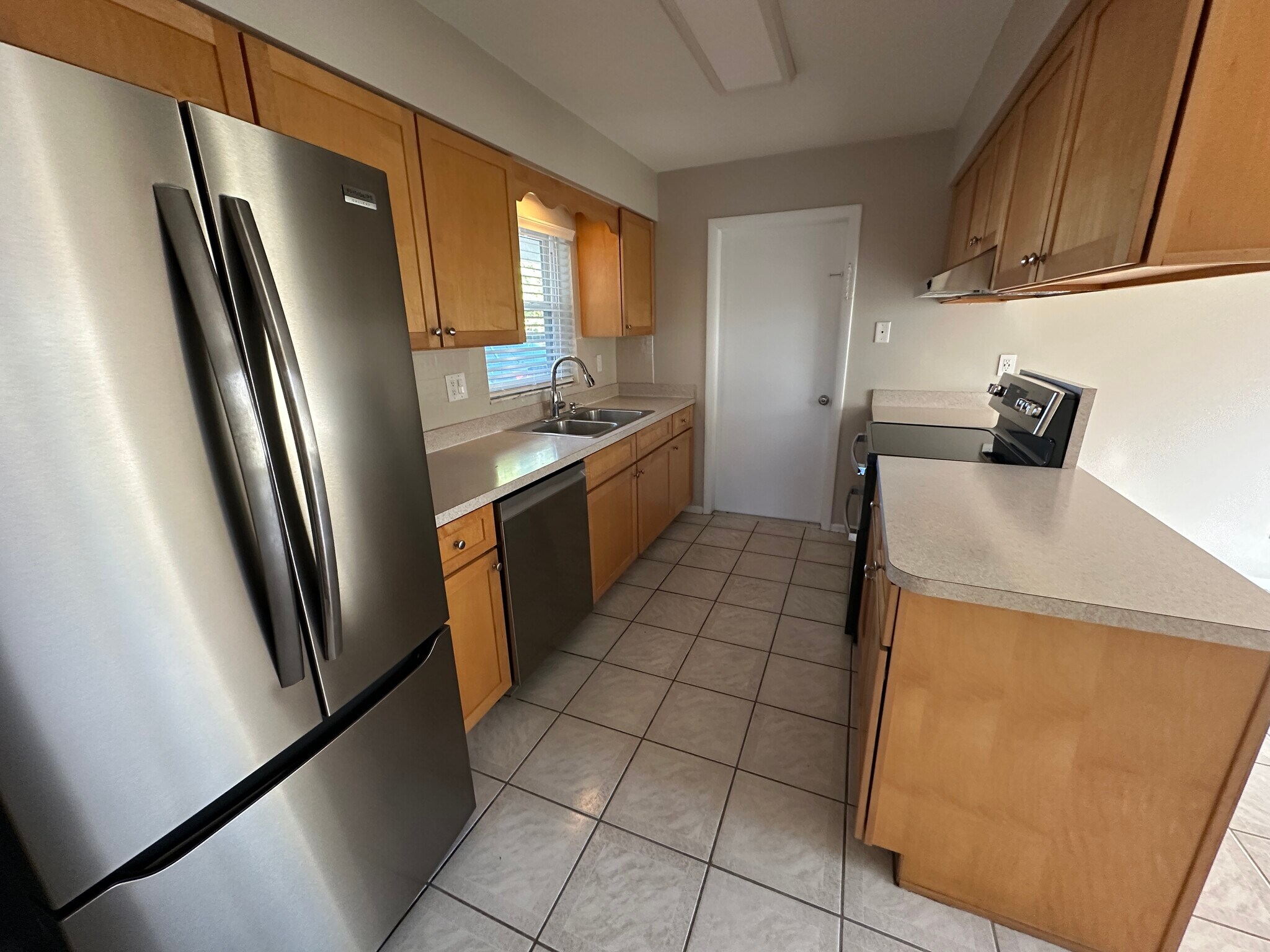 Building Photo - 6524 Voltaire Dr