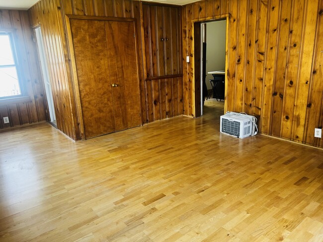 Building Photo - 4744 W Deming Pl