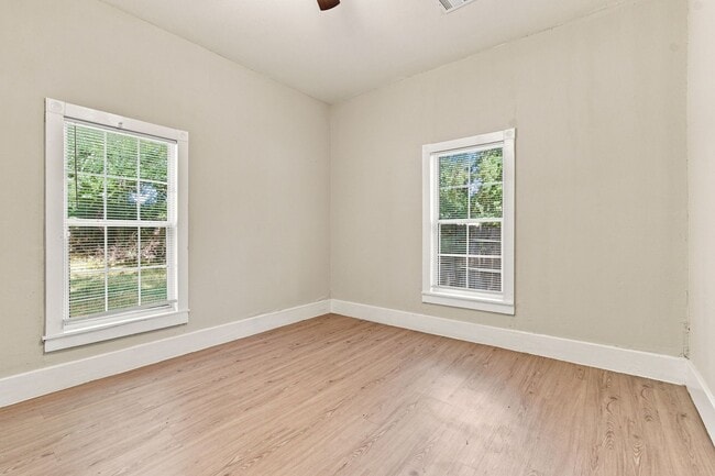 Building Photo - 707 N Gertrude Ave