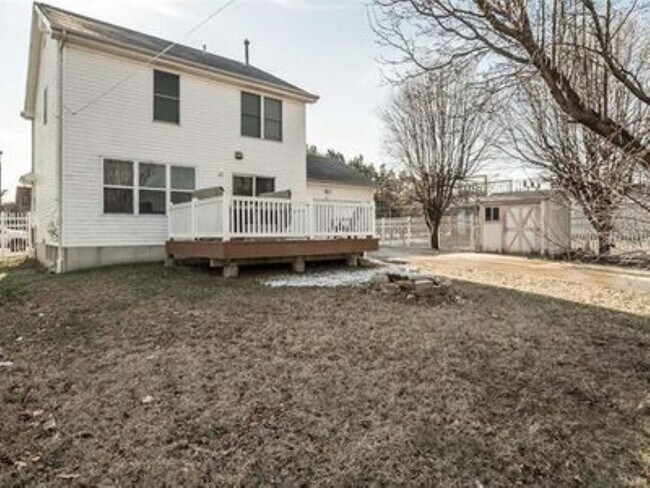 Building Photo - 3125 Hickory St