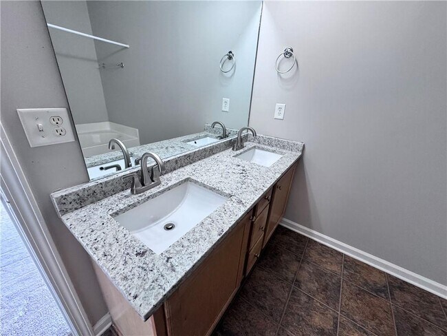 Building Photo - 3044 Kentmere Dr