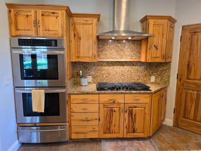 Building Photo - 3209 Silver Fox Dr