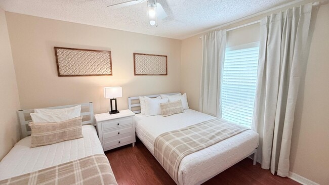 Building Photo - 1515 Oak Hill Trail