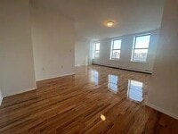 Building Photo - 2 bedroom in BRONX NY 10456