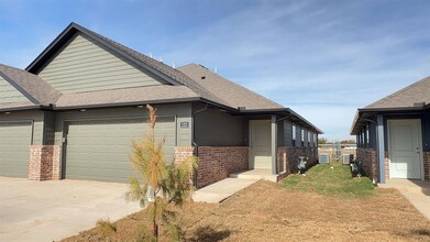 Building Photo - 1221 NW 113th St