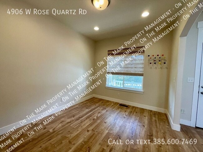Building Photo - 4906 W Rose Quartz