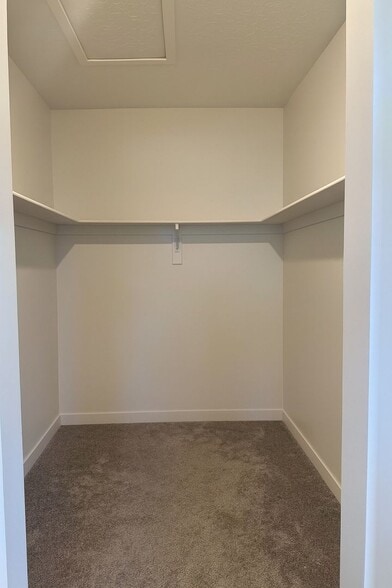 Building Photo - 15525 Jubilation Dr