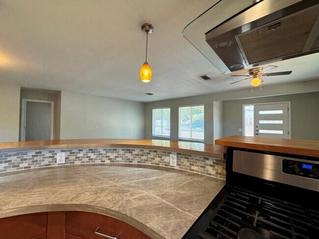 Building Photo - Location, Location, Location!