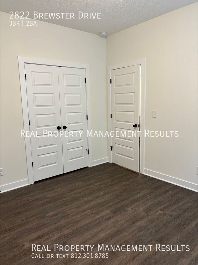 Building Photo - 2822 Brewster Dr