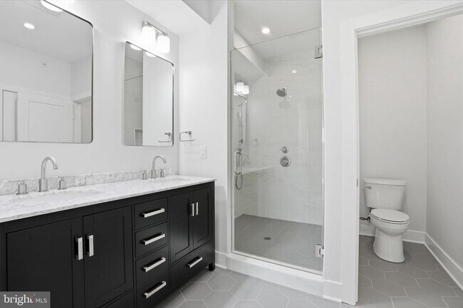 Building Photo - 222 Hermitage St