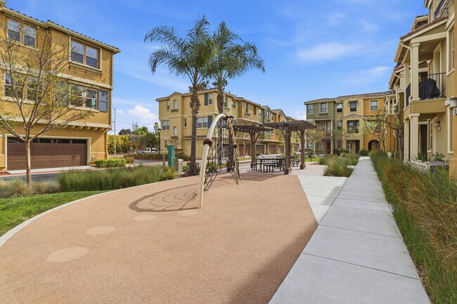 Building Photo - 621 Cinnamon Cir