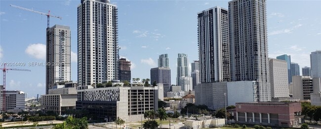 Building Photo - 850 N Miami Ave