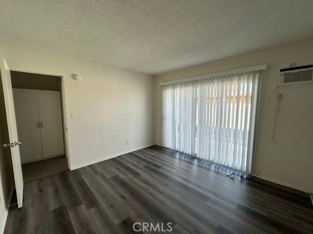 Building Photo - 685 E Vista Chino