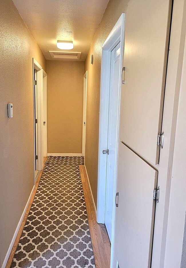 Building Photo - ALL PROSPECTIVE TENANTS MUST SUBMIT A $58 ...