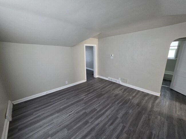Building Photo - 15448 Log Cabin St
