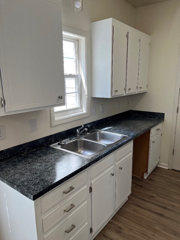 Building Photo - 21032 N Main St