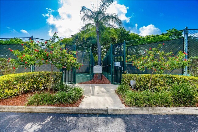 Building Photo - 19901 E Country Club Dr