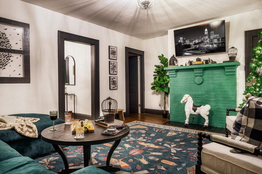 Building Photo - 715 Grandin Rd