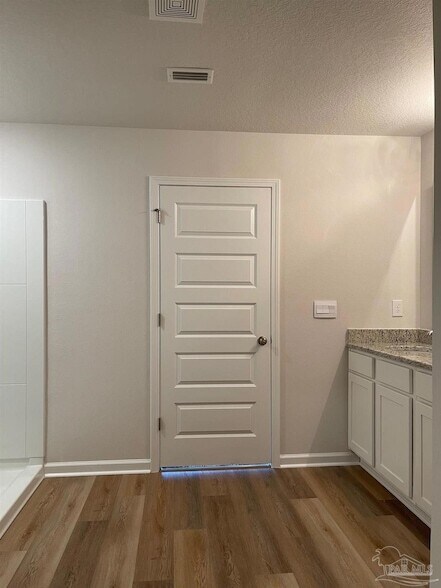 Building Photo - 10942 Blacktail Loop