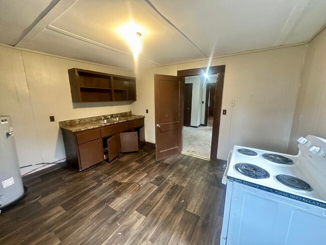 Building Photo - 1119 20th St N