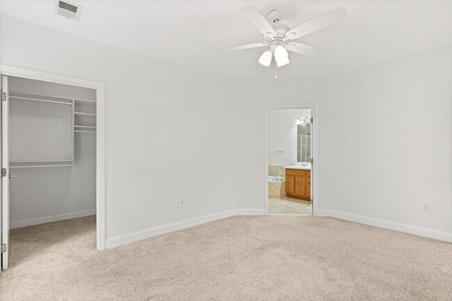 Building Photo - 1002 Elmcroft Blvd