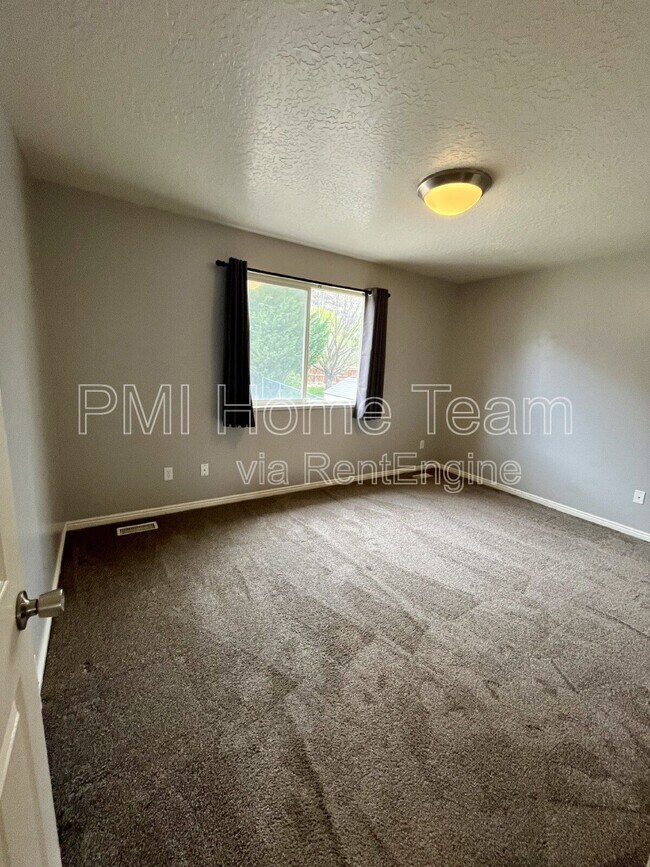 Building Photo - 1222 Willard Peak Dr