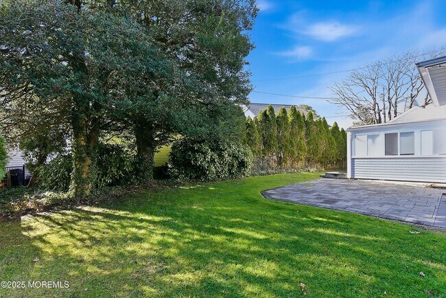 Building Photo - 204 Neptune Pl