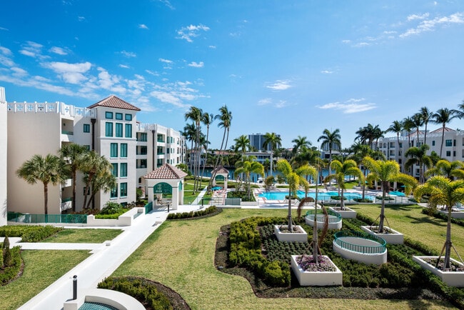 Building Photo - 100 SE 5th Ave