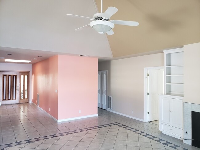 Building Photo - Lakefront Living in this 3/2 Beautiful Home! (55+ Community)