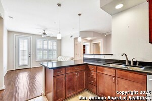 Building Photo - 7204 Oak Manor Dr