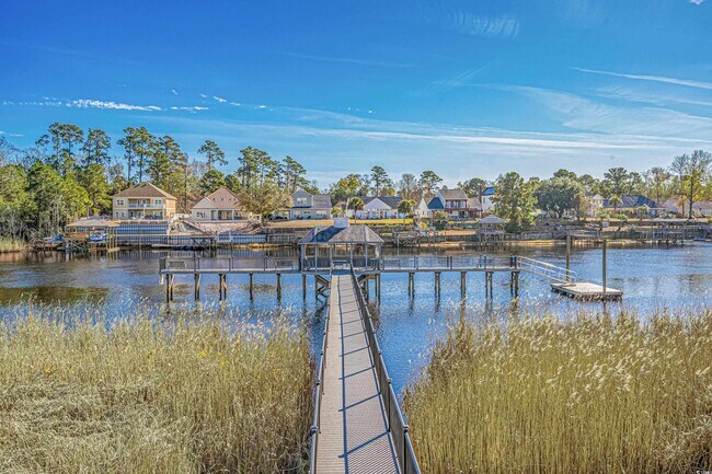 Building Photo - 615 Waterway Village Blvd