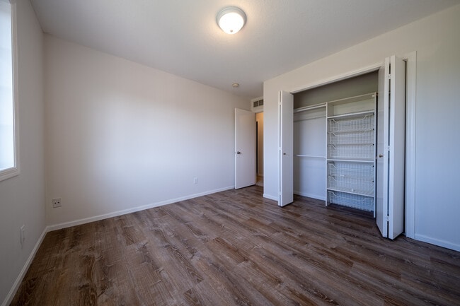 Building Photo - 2246 Flamingo Dr