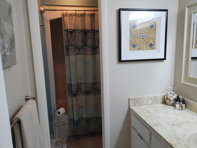 Building Photo - 8754 Honeysuckle Way