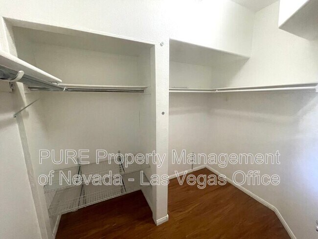 Building Photo - 9341 Lugo St