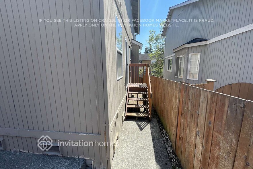 Building Photo - 31595 115th Ave SE