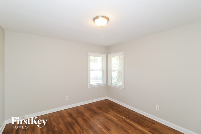 Building Photo - 4205 Charleswood Rd