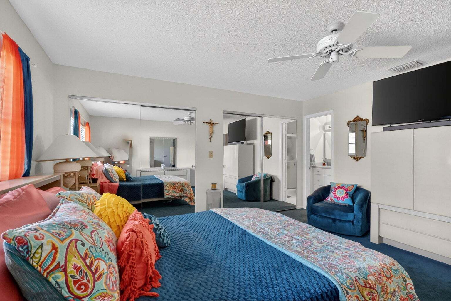 Building Photo - 6357 Overland Dr