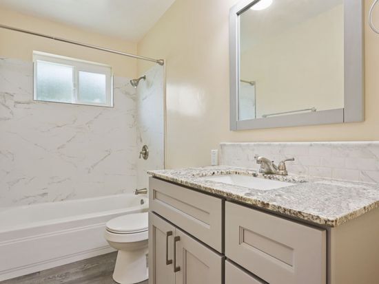 Second bathroom - 6745 N Pershing Ave