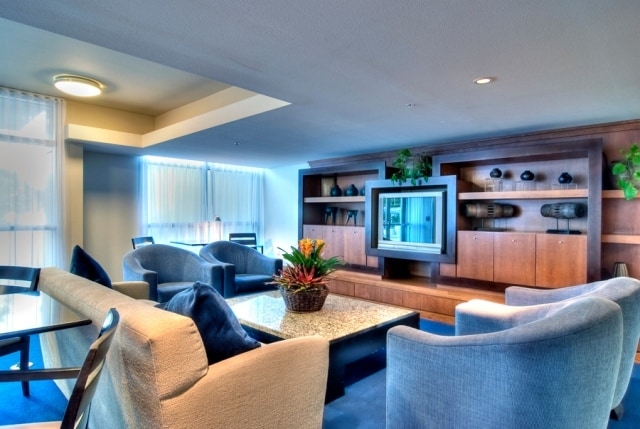 Building Photo - 13700 Marina Pointe Dr