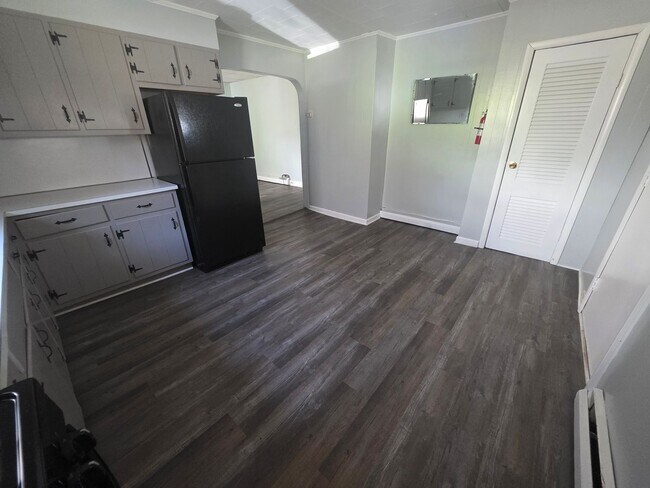 Building Photo - 30-32 Willow Street