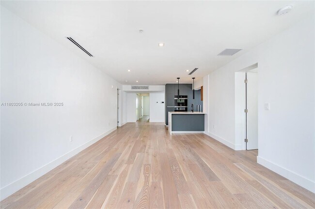 Building Photo - 204 Sunrise Dr