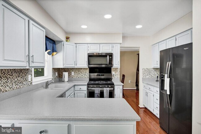 Building Photo - 3289 Kinross Cir