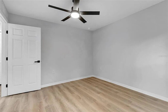 Building Photo - "Charming 2-Bed Duplex Retreat at 770 Scot...
