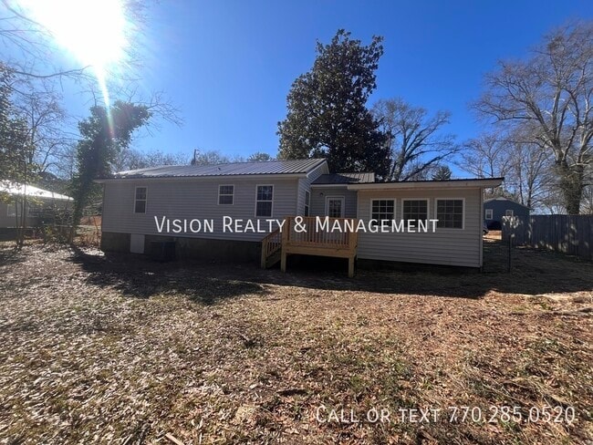 Building Photo - 107 Merrill St